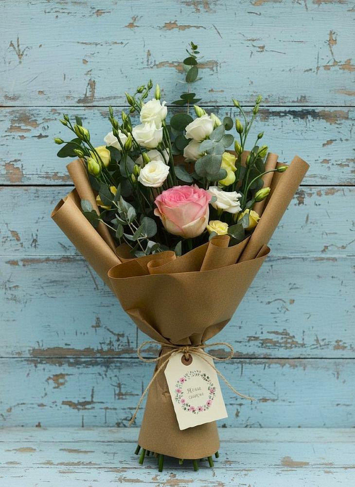 Букет цветов из: Розы и Лизиантусы в Запорожской