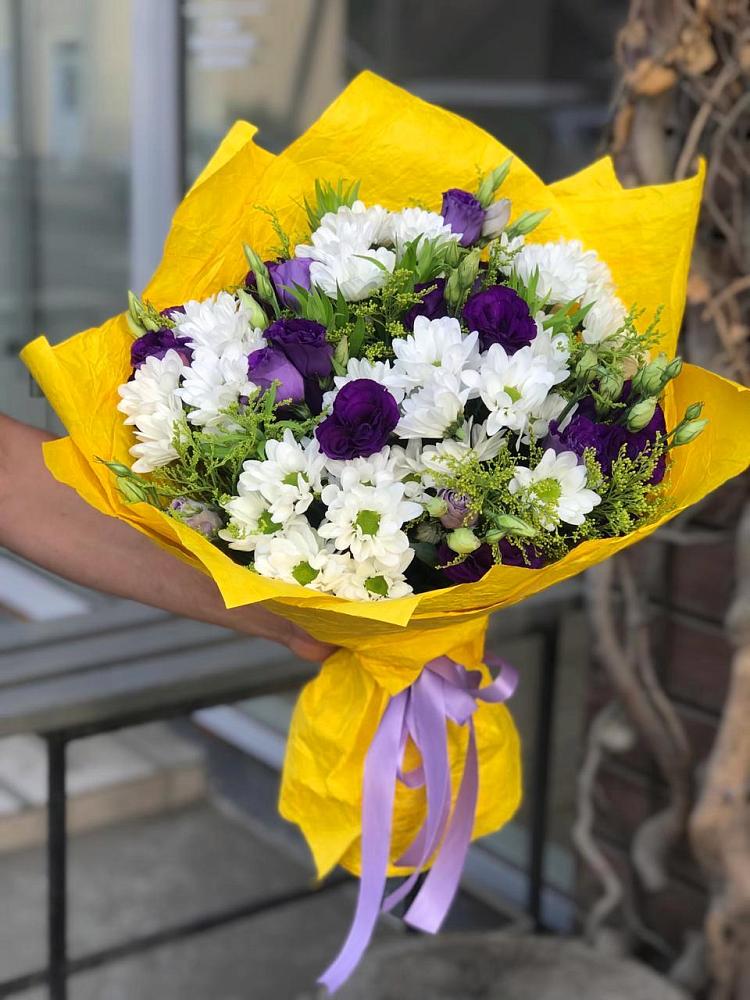 Букет цветов из: Ирисы, Хризантемы и Ромашки в Запорожской
