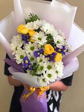 Букет цветов из:  Ирисы, Хризантемы и Розы #REPLACE_PRED# Запорожской