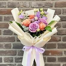 Букет цветов из:  Лизиантусы и Розы в Запорожской